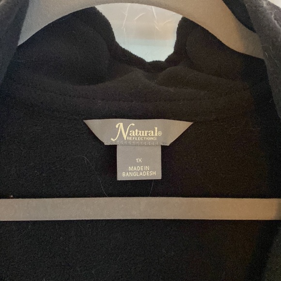 Black fleece zip-up - Picture 2 of 3